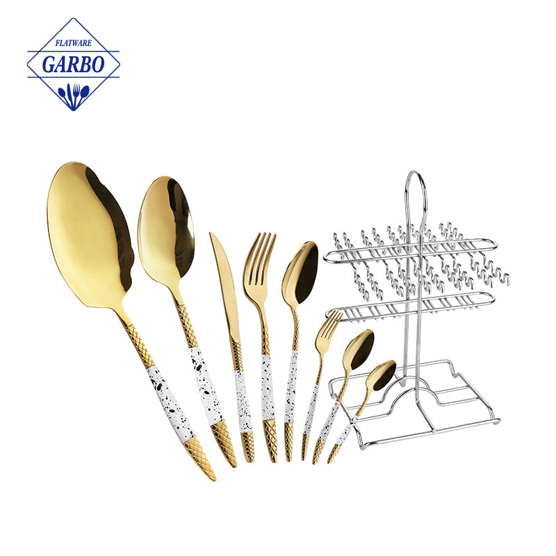 What’s the material of kitchen tools set and how to clean