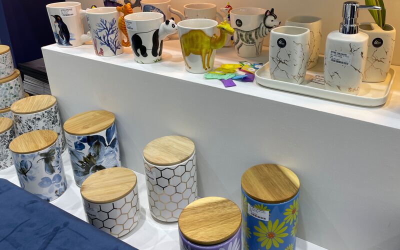 What kinds of ceramic products are the importers looking for at 135th Canton Fair?cid=115