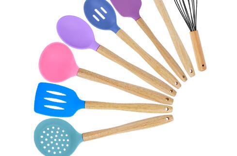 Why the customers prefer to choose silicone spatula sets with wooden handles