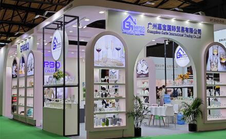 The 13th Luxehome Shanghai 2024 Garbo displays over 500 different new and popular tableware items 