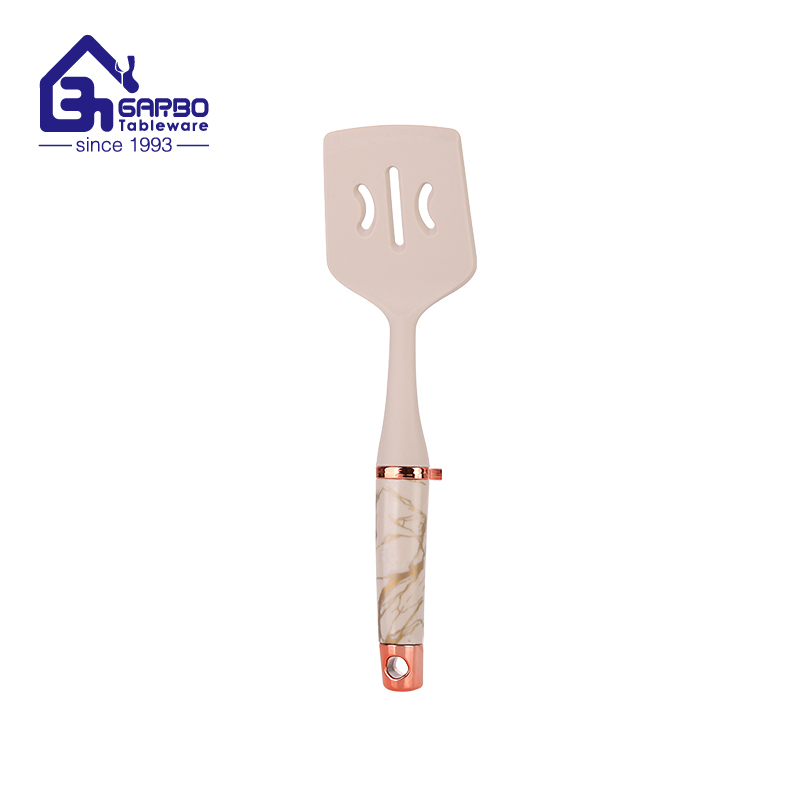 China Wholesale Kitchen Utensils Silocone Spoon with Wooden Handle