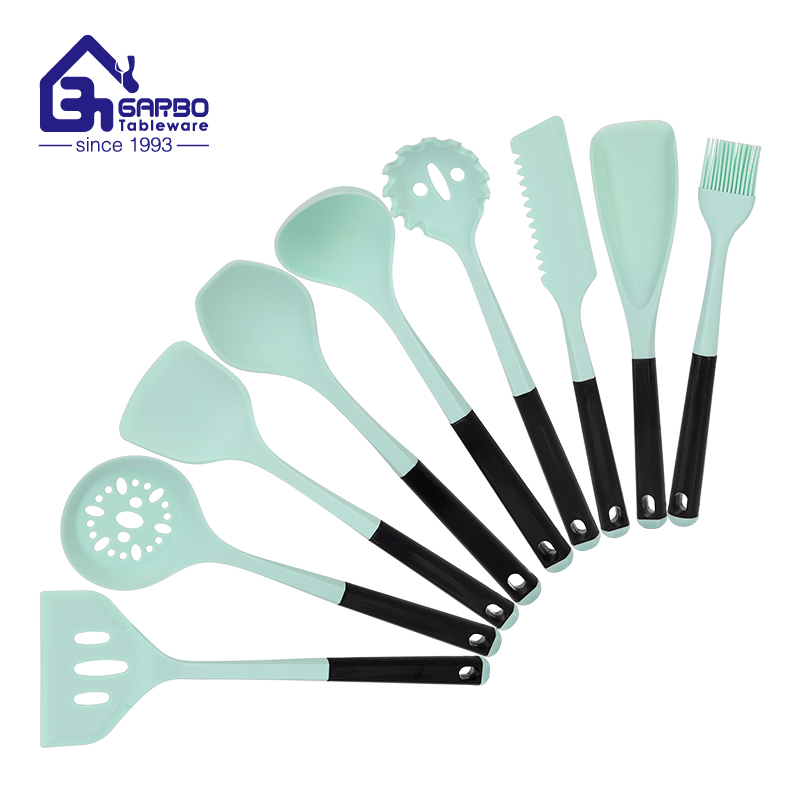 Multifunctional silicone kitchen utensil sets for spatular solid turner